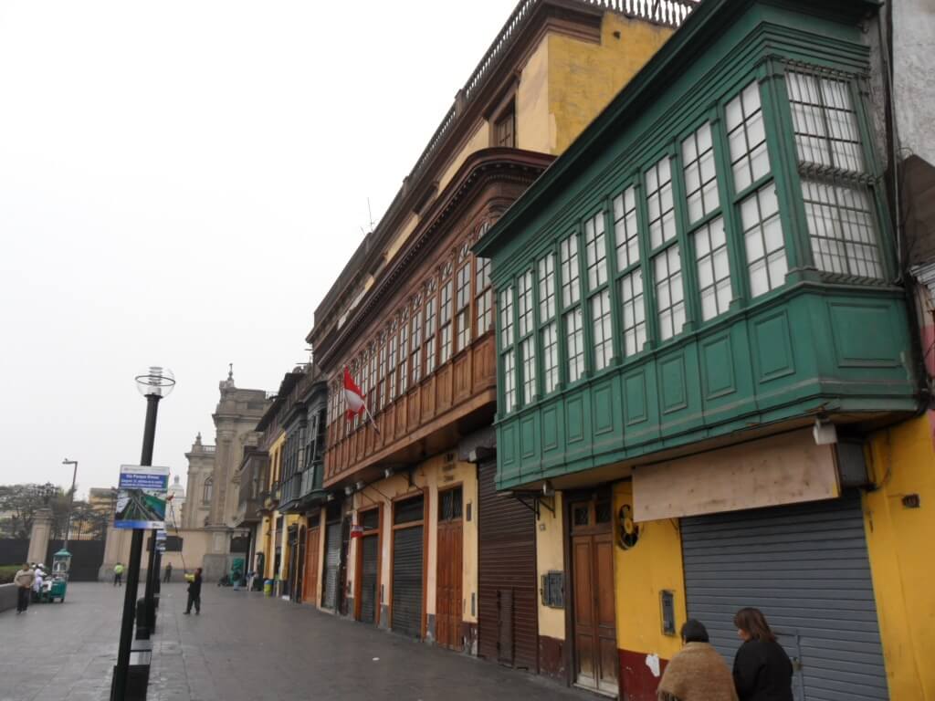 balcon de style précolonial à Lima, Pérou