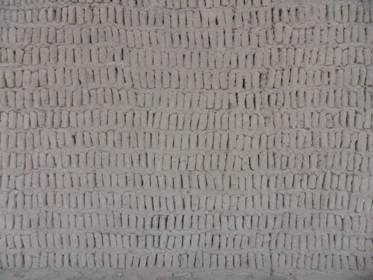 mur du Huaca Pucllana, architecture précolombienne, à Lima, Pérou