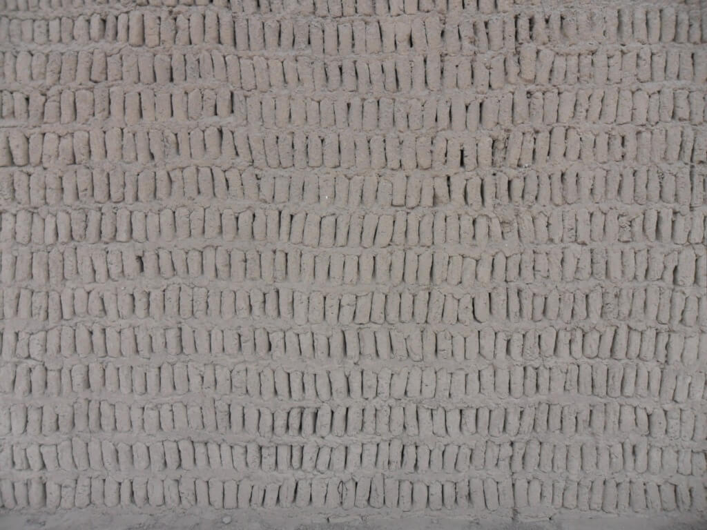 mur du Huaca Pucllana, architecture précolombienne, à Lima, Pérou